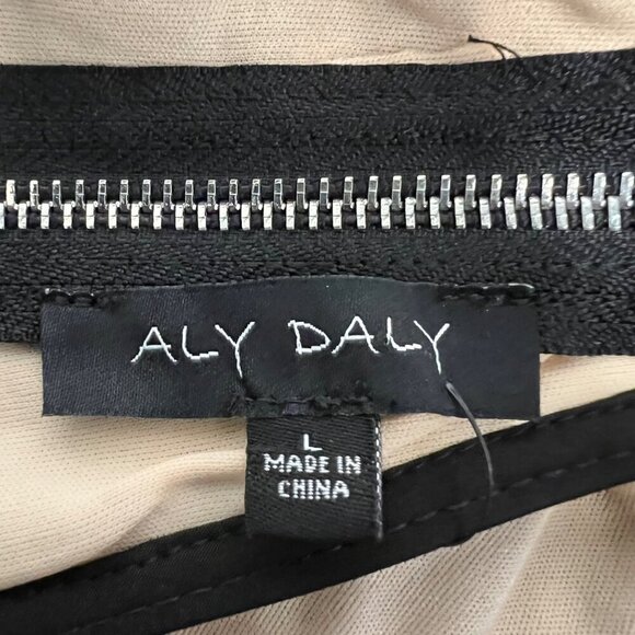 Aly Daly Womens Halter Racerback Floral Lace Romper Black/Multi L Cut Out - Picture 8 of 10